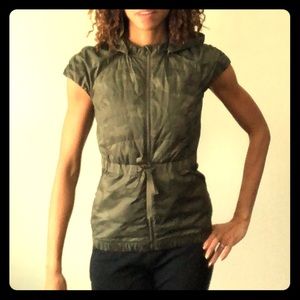 ✨lululemon athletica Camo Zip Light Weight Vest✨